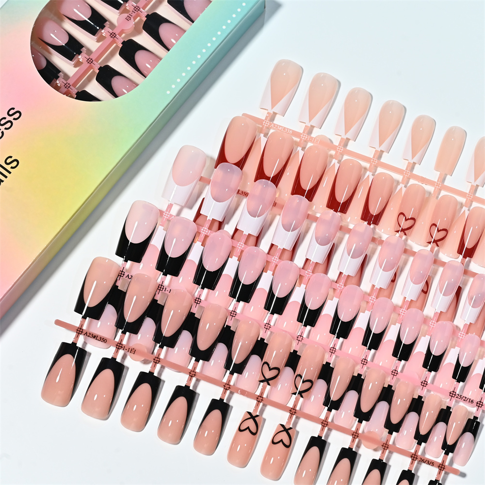 Nail Art Wedding - 120枚入りミディアムスクエアフレンチプレスオンネイルブラックレッドラインハートフェイクネイルチップシックミニマリストスタイル再利用可能なつけ爪