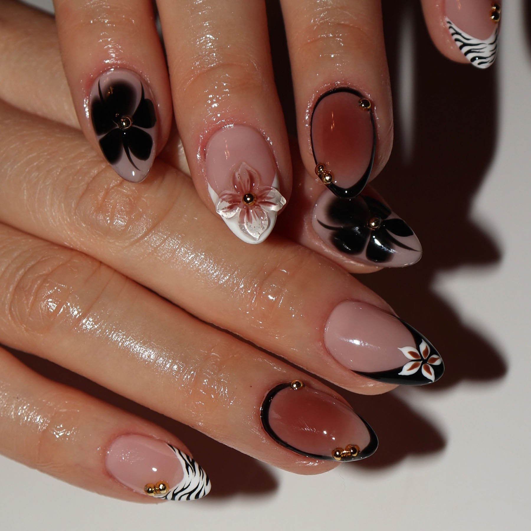 24枚入り フラワーフェイクネイル ブラウンレオパード柄 付 - Nail Art Leopard のレビューと価格