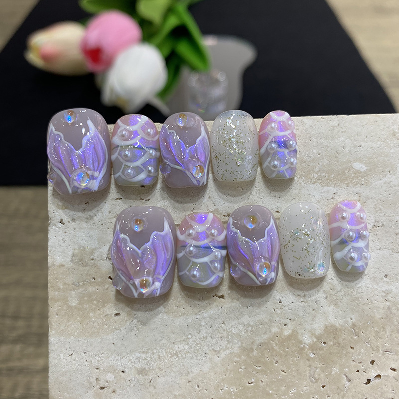 10 個蝶の花フェイクネイルミディアムコフィン付け爪パールグ - Nail Art Design のレビューと価格