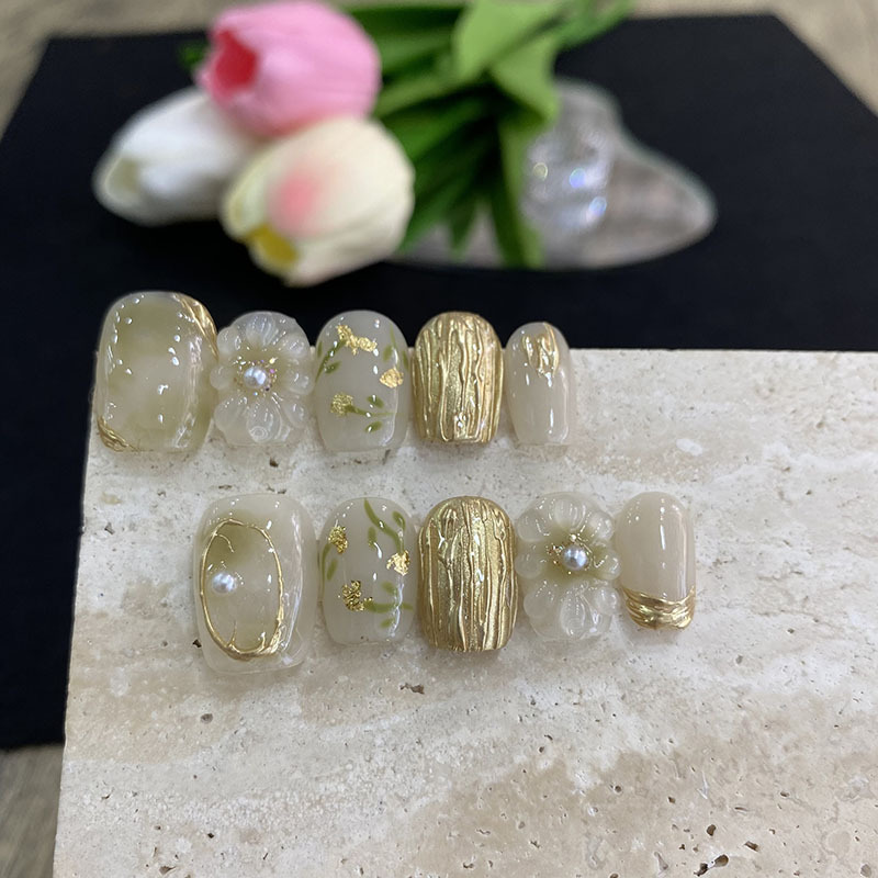 10 個蝶の花フェイクネイルミディアムコフィン付け爪パールグ - Nail Art Design のレビューと価格