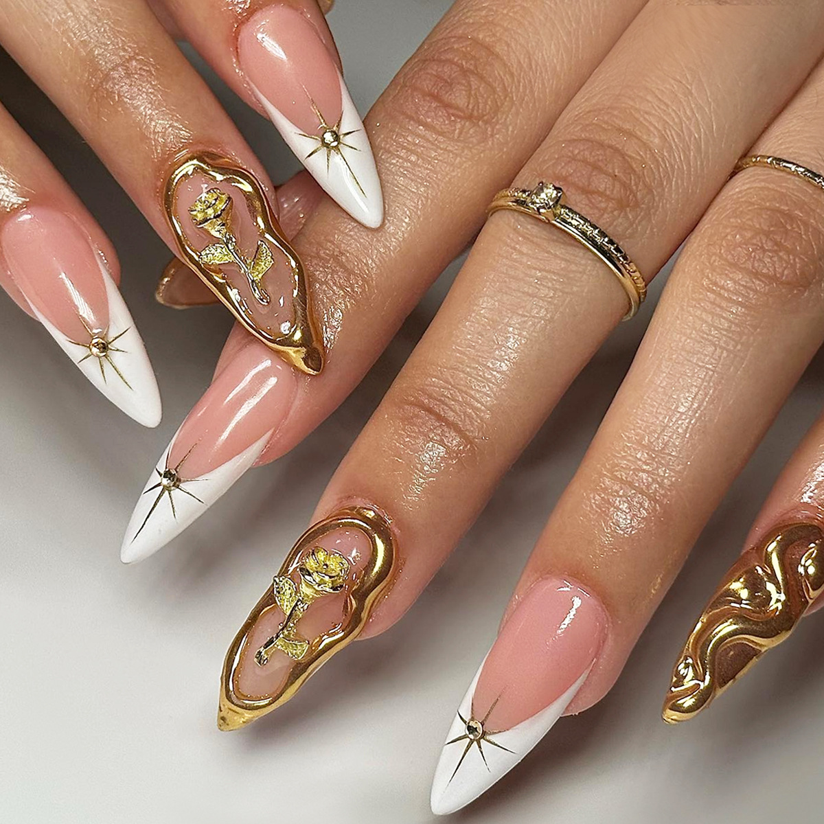 24 個のヒョウ柄フレンチアーモンドフェイクネイル、ゴールデ - Nail Art Leopard のレビューと価格