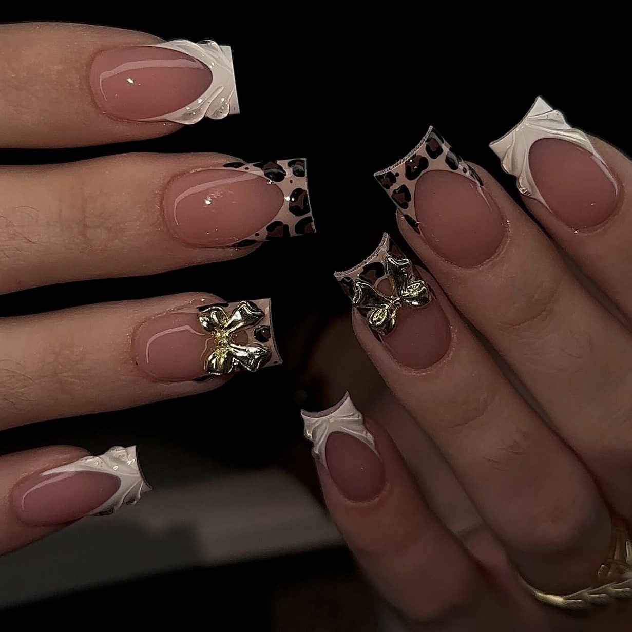 女性用ショートスクエアフェイクネイル、ガールズファッションブ - Nail Art Leopard のレビューと価格